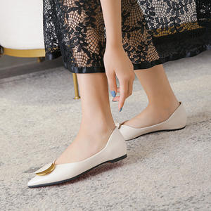 Printemps et été chaussure unique femmes 2025 nouveau style boucle en métal en cuir souple pointu bateau chaussures chaussures plates - Product Image 4