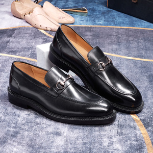 Zapatos de Cuero con Punta en Pico Estilo Británico, Versión Coreana, Formales de Negocios, Transpirables, para Hombre - Product Image 1