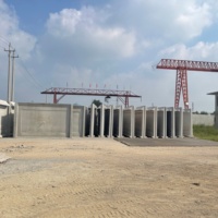 Clôture en béton préfabriqué préemoulé avec des moules en acier de soutien pour la construction