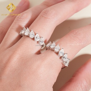 Anillo de Compromiso de Media Alianza con Diamante Moissanite VVS1 en Forma de Pera con Engaste de Plata 925 de Estilo Elegante Femenino Hecho a Medida - Product Image 1