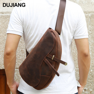 กระเป๋าหนังแท้ Dujiang สำหรับผู้ชาย สะพายข้าง ความจุเยอะ สไตล์เรโทร ทรงอานม้า เหมาะสำหรับกิจกรรมกลางแจ้ง กระเป๋าสะพายไหล่ลำลอง - Product Image 1