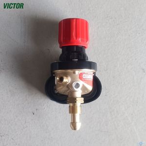 ตัวปรับแรงดันแก๊สอะเซทิลีน Victor รุ่น ESS4-15 แบบสองขั้นตอน ตัวเรือนทองแดง สำหรับเชื่อมและตัด - Product Image 2