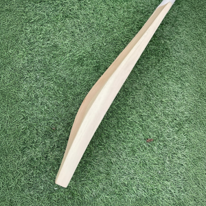 Battes de cricket Willow de taille personnalisée de qualité supérieure Batte de sport professionnelle haute performance légère et en bois - Product Image 1