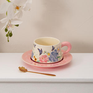 Venta caliente nuevo creativo lujo Floral <span class=keywords><strong>tazas</strong></span> de café de cerámica logotipo personalizado Retro hecho a mano leche porcelana taza de té con platillos - Product Image 3