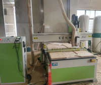 Routeur CNC à 3 axes pour le bois avec 2 broches et 4 stations pour la sculpture, la gravure et le fraisage de sièges de chaise en bois