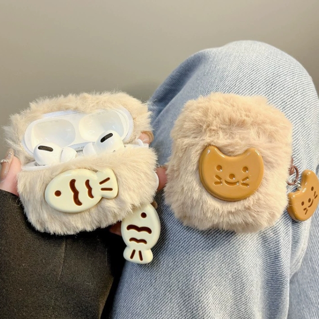 Winter Designs Ins Style Plush Cute Fish Cat Animals Colorful Earphone Protective Cover with Pendant
