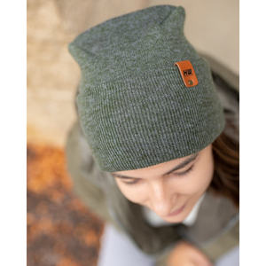 Gorro con Puño Haakwear, Color Verde Bosque, Accesorio Deportivo de Invierno, Hecho en Estados Unidos - Product Image 3