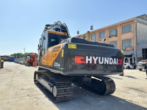 Excavadora de Orugas Hyundai R220-9s de 22t, Modelo 2023, con Motor y Rodamientos, Cucharón de 0.92m, 6 Meses de Garantía - Product Image 6