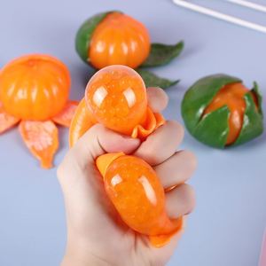 Jouet Squishy Réaliste en TPR Orange de 7 cm, Style Fruit, Jouet à Presser pour Enfants et Adultes, Cadeau Anti-Stress et Amusant pour Jouer avec des Amis - Product Image 2