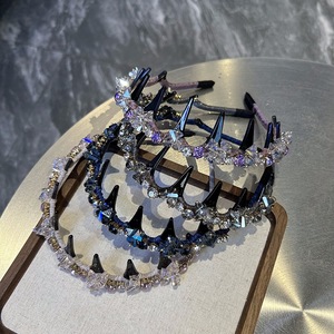 Serre-tête en cristal avec dents, élégant accessoire pour cheveux pour femme, idéal pour le coiffage et le lavage du visage au quotidien - Product Image 1
