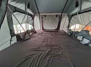 خيمة سقف السيارة المقاومة للماء ذات الغلاف الناعم للسيارات الرباعية الدفع، مناسبة لجميع الفصول مع سلم تلسكوبي ونوافذ سماوية وملحق قابل للتخصيص - Product Image 6