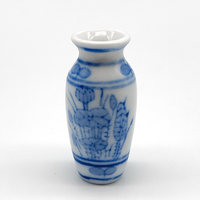 Mini vase en céramique peint à la main, minimaliste, exquis et durable, accessoires pour maison de poupée, pour arrangement floral, cadeau