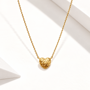 สร้อยคอรูปหัวใจแบบมีลาย สแตนเลสสตีล ชุบทอง 14K แบบสุญญากาศ จี้แบบมีร่อง สร้อยแบบเส้นเล็ก เครื่องประดับ - Product Image 1