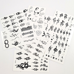 Tatuajes Temporales al por Mayor de Serpiente <span class=keywords><strong>Negra</strong></span> Pequeña para Dedos y Nudillos, Pegatinas Impermeables de Flores para Cuerpo, Cara y Manos para Mujeres, Festivales y Uso Diario - Product Image 6