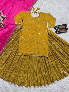 ดอกไม้ที่สวยงามพิมพ์ Organza Lehenga Choli พร้อม Dupatta สําหรับผู้หญิงชุดปาร์ตี้สวมใส่เทศกาล lehenga โชลี Organza ดุปัทตา - Product Image 2