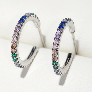 Orecchini a Cerchio con Accenti Colorati, Eleganti Gioielli di Moda per Donna, Accessorio per Uso Quotidiano - Product Image 1