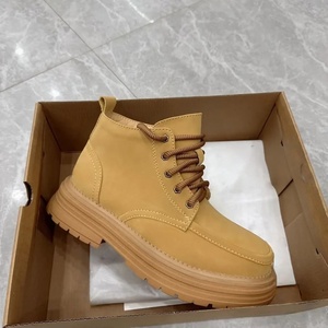 Zapatos casuales de exterior para hombre, de lana, cálidos y antideslizantes, diseño moderno, botines de cuero de alta calidad - Product Image 2