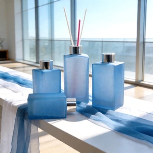 LANGXU Bottiglia in Vetro Satinato per Aromaterapia, Vuota <span class=keywords><strong>e</strong></span> Ricaricabile, con Tappo Argento per Decorazione Bagno - Product Image 1