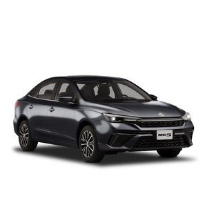MG5 Fashion Edition : Véhicule manuel 4 portes, 5 places, faible consommation de carburant, pour les distributeurs mondiaux - Product Image 1