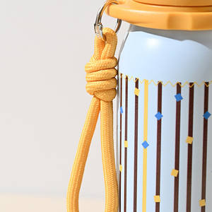 Bouteille Thermique Portable pour Enfants et Étudiantes, Motif Bonbon Cœur, avec Paille, Design Mignon, 560 ml, Idéale pour les Voyages - Product Image 5