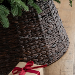 Vente en gros jonc de mer tissé à la main collier et jupe d'arbre de Noël décoration d'ornement de vacances écologique fabriqué en usine au Vietnam - Product Image 1