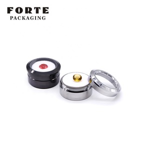 Boîte de présentation élégante FORTE en métal rond pour bijoux, pierres précieuses et articles de joaillerie non montés - Product Image 3
