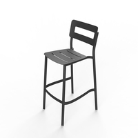 Ensemble de chaises et table de bar confortables pour l'extérieur, idéal pour bar à domicile, cour, balcon, salon de thé ou café avec fenêtre haute