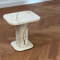 Table console moderne en marbre doré Cammy Stone Sofita pour petits salons et chambres, meubles faits main pour la maison