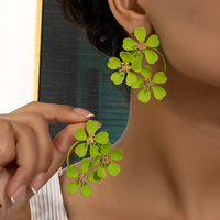Anting-anting kancing kelopak Multi warna anting-anting Drop gaya jalanan anting-anting bunga besar mode Retro wanita
