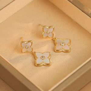 Pendientes de Botón con Diseño de Flor de Cuatro Hojas Elegantes 2025, Latón de Alta Calidad con Circonita, Diseño Único y Estilo Versátil y Moderno - Product Image 4