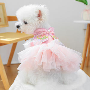 Lindo y Elegante Vestido de Invierno para Mascotas con Letras Bordadas en Rosa, Poliéster Ecológico, Nudo Chino, para Perros Pequeños, Uso Diario y Fiestas - Product Image 3