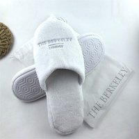 Chaussons jetables de haute qualité pour hôtel avec logo client, semelle épaisse en EVA, matière en tissu éponge/serviette et options de logo personnalisé
