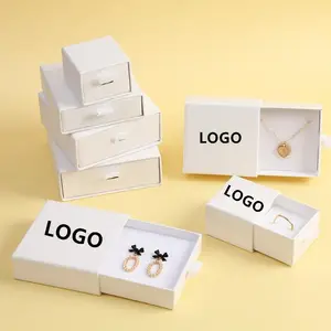 Aggiungere logo moq 50 pezzi personalizzato cassetto portagioie Custom Logo Packaging per tutti gli articoli di gioielli di colore diverso