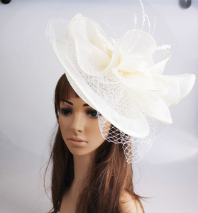 2022 élégant <span class=keywords><strong>Beige</strong></span> britannique Sinamay Fascinator chapeau formel mariage Kentucky Derby chapeaux église lin Fascinator pour dames Femme - Product Image 6