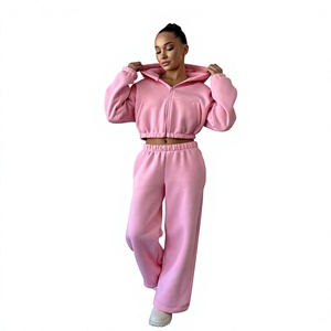 Ensemble de survêtement personnalisé pour femme en velours rose, comprenant un sweat à capuche oversize et un pantalon de jogging, tenue décontractée assortie - Product Image 1