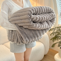 Benutzer definiertes Logo Winter Warm Soft Extra Dick Gestrickte Decke 100% Polyester Plain Style Bett Sofa Fleece Dekorieren Low MOQ Bett