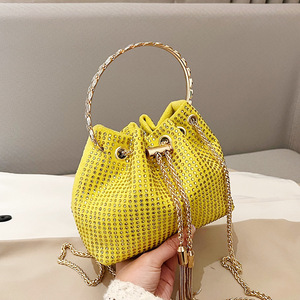 กระเป๋าถือยอดนิยม แฟชั่นใหม่ กระเป๋าสะพายไหล่เดียว สายโซ่คริสตัล กระเป๋าทรงถังสำหรับผู้หญิง ยี่ห้อ Tanjing - Product Image 5