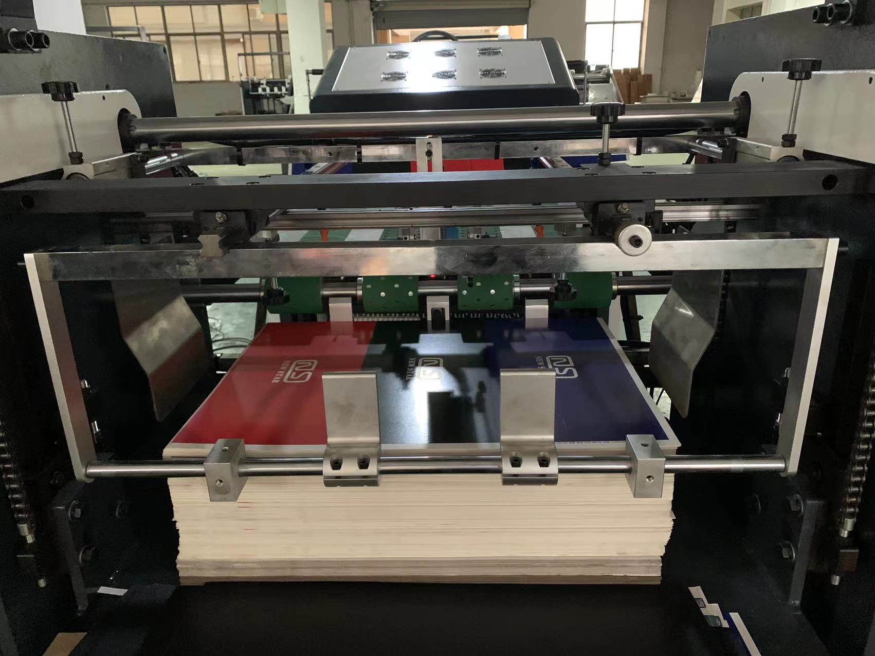 SJUV-760 Automatic Feeding Spot UV Coating Machine Electric Driven 380V 45Kw