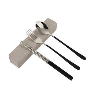 Ensemble <span class=keywords><strong>de</strong></span> couverts <span class=keywords><strong>de</strong></span> voyage écologiques Ensemble <span class=keywords><strong>de</strong></span> baguettes et <span class=keywords><strong>de</strong></span> cuillères coréennes pour l'école emballées dans un étui - Product Image 6
