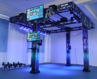 Simulador de movimiento de plataforma de pie 9D VR para juego CS multijugador interactivo 4 jugadores máquina de parque temático de realidad Virtual interior