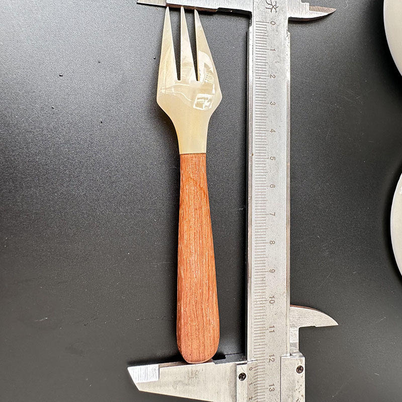 ส้อมสีน้ำตาล