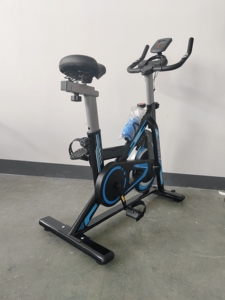 Ciclismo de interior comercial Deportes <span class=keywords><strong>Bicicleta</strong></span> estática Ejercicio <span class=keywords><strong>Asiento</strong></span> de <span class=keywords><strong>bicicleta</strong></span> giratoria Equipo de gimnasio ajustable - Product Image 3