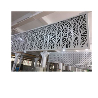 Panneau de plafond en alliage d'aluminium perforé ignifuge de Chine avec grille de plafond pour hôtels et centres commerciaux