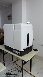 Máquina de Marcado Láser de Fibra de 20w 30w 50w con Cubierta Completamente Cerrada, para Teléfonos Móviles, Raycus con Rotatorio - Product Image 3