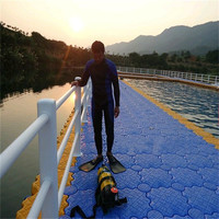 Marine modulaire HDPE quai flottant passerelle d'eau Aquaculture Cage ponton plate-forme pour bateau pêche Yacht Jet Ski Sea Doo