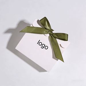 Petite entreprise acceptant les commandes auprès des fabricants chinois, emballage cadeau en carton, logo personnalisé disponible, boîte blanche élégante personnalisée pour mariage - Product Image 1