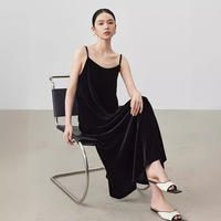 862336-1 Robe nuisette longue en soie de mûrier et velours de soie authentique pour femme, style minimaliste, design de créateur, effet amincissant et flatteur pour la silhouette, collection été