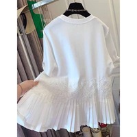 Nouvelle Collection Été 2026 – Blouse Blanche Chic et Élégante en Coton Plissé Perlé avec Dentelle et Patchwork, Coupe Ample Grande Taille, Style Français – Vente en Gros