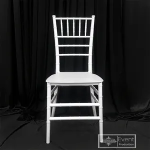 婚礼用塑料树脂chiavari椅子宴会白色可叠放椅子