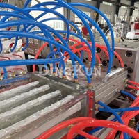 Machine de fabrication de cadres en PVC extrudé, ligne de production de profilés en plastique, machines d'extrusion plastique de haute qualité, fabricant chinois